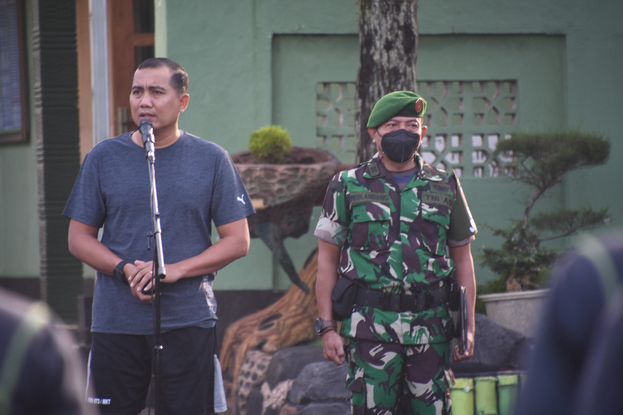  Jumâ€™at Sehat, Kasrem 073/Makutarama Pimpin Apel Pagi Dan Dilanjutkan Olahraga Bersama